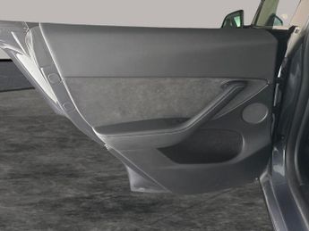 Tesla Model Y (Dual Motor) Long Range 4WDE (384 bhp) - HEATED STEERING - WIFI