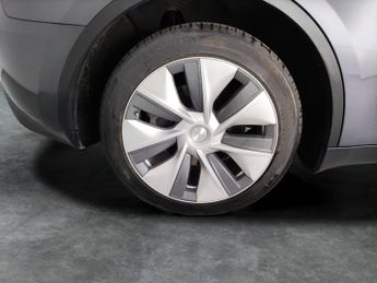 Tesla Model Y (Dual Motor) Long Range 4WDE (384 bhp) - KEYLESS ENTRY - 360 CAM