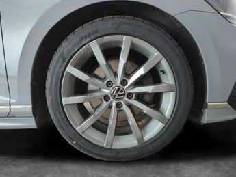 Volkswagen Passat 1.5 TSI EVO R-Line DSG (150 ps) - LED - HEATED LEATHER - WIFI