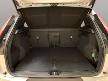 Volvo XC40 Recharge 69kWh Plus (231 ps) - DRIVER ASSIST - CLIMATE PACK