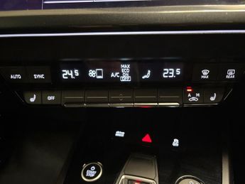 Audi Q4 E-tron 35 S line 55kWh (170 ps) - LED - XENONS - HEATED SEATS