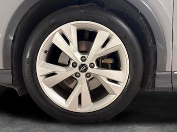Audi Q4 E-tron 35 S line 55kWh (170 ps) - LED - XENONS - HEATED SEATS