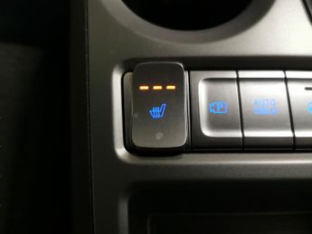 Hyundai Kona 64kWh Premium (10.5kW Charger) (204 ps) - HEATED SEATS - HEATED 
