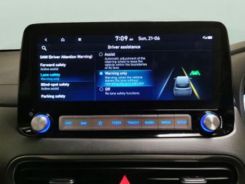 Hyundai Kona 64kWh Premium (10.5kW Charger) (204 ps) - HEATED SEATS - HEATED 