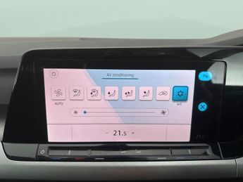Volkswagen Golf 1.5 eTSI MHEV Life DSG (150 ps) - KEYLESS START - CLIMATE CONTRO