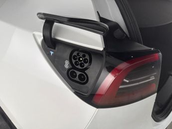 Tesla Model Y (Dual Motor) Long Range 4WDE (384 bhp) - HEATED STEERING - WIFI