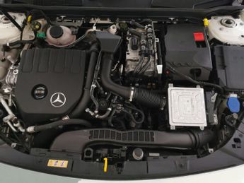 Mercedes-Benz CLA 1.3 CLA250e 15.6kWh AMG Line (Premium) Coupe Plug-in 8G-DCT (218