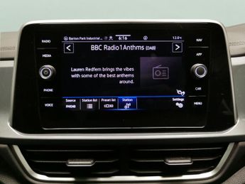 Volkswagen T-Roc 1.5 TSI Style DSG (150 ps) - DIGITAL DASH - PARK SENSORS - PADDL