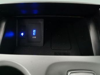 Hyundai Kona 64kWh Ultimate (10.5kW Charger) (204 ps) - ACTIVE LANE ASSIST