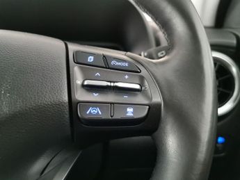 Hyundai Kona 64kWh Ultimate (10.5kW Charger) (204 ps) - ACTIVE LANE ASSIST
