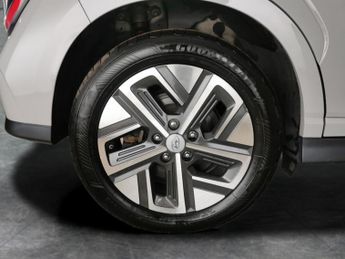 Hyundai Kona 64kWh Ultimate (10.5kW Charger) (204 ps) - ACTIVE LANE ASSIST