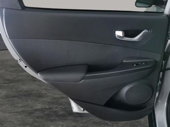 Hyundai Kona 64kWh Ultimate (10.5kW Charger) (204 ps) - ACTIVE LANE ASSIST