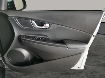 Hyundai Kona 64kWh Ultimate (10.5kW Charger) (204 ps) - ACTIVE LANE ASSIST