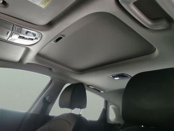 Hyundai Kona 64kWh Ultimate (10.5kW Charger) (204 ps) - ACTIVE LANE ASSIST