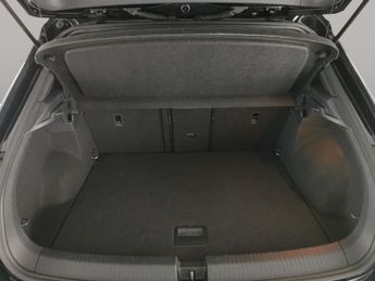 Volkswagen T-Roc 1.5 TSI R-Line DSG (150 ps) - NAV - HEATED SEATS - ALCANTARA