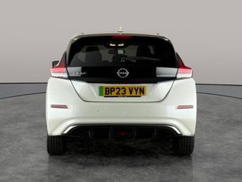 Nissan Leaf 39kWh Tekna (150 ps) - LED - NAV - LANE DEPARTURE