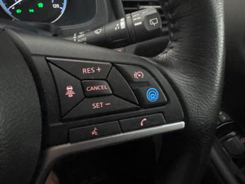 Nissan Leaf 39kWh Tekna (150 ps) - LED - NAV - LANE DEPARTURE