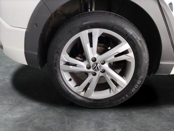 Volkswagen Taigo 1.5 TSI R-Line DSG (150 ps) LED LIGHTS - SAT NAV - WIRELESS CHAR