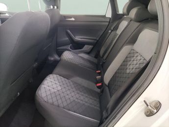 Volkswagen Taigo 1.5 TSI R-Line DSG (150 ps) LED LIGHTS - SAT NAV - WIRELESS CHAR