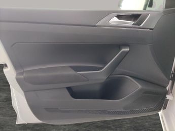 Volkswagen Taigo 1.5 TSI R-Line DSG (150 ps) LED LIGHTS - SAT NAV - WIRELESS CHAR