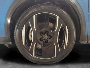 Peugeot E-3008 73kWh GT (210 ps) - REVERSE CAM - NAV - HEATED SEATS