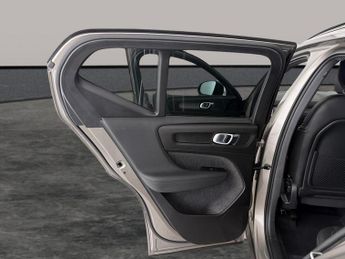 Volvo XC40 1.5 T3 R-Design (163 ps) - PARK ASSIST - LED - LANE DEPARTURE