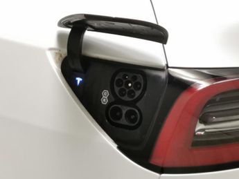 Tesla Model Y SUV RWD (346 ps) - HEATED STEERING - WIFI - BLIND SPOT ASSIST