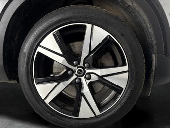 Volvo XC40 1.5h T4 Recharge 10.7kWh Plus Plug-in (211 ps) - CLIMATE PACK - 