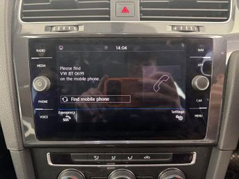 Volkswagen E-golf 35.8kWh e-Golf (136 ps) - CLIMATE CONTROL - DAB - USB AUDIO