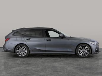 BMW 3 Series 2.0 320i M Sport Touring (184 ps) - ADAPTIVE LIGHTS - NAV