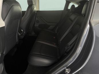 Tesla Model Y (Dual Motor) Long Range 4WDE (384 bhp) - HEATED STEERING - WIFI