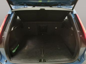 Volvo XC40 2.0 B3 MHEV Plus Dark DCT (163 ps) - SURROUND VIEW - KEYLESS