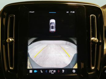 Volvo XC40 2.0 B3 MHEV Plus Dark DCT (163 ps) - SURROUND VIEW - KEYLESS