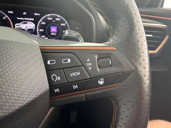 Cupra Formentor 1.4 eHybrid 12.8kWh V2 Plug-in DSG (204 ps) - LED - REVERSE CAM 