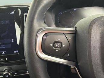 Volvo XC40 1.5 T3 R-Design (163 ps) - PARK ASSIST - LED - LANE DEPARTURE