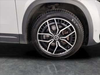 Mercedes-Benz EQA EQA 350 66.5kWh AMG Line (Premium) 4MATIC (292 ps) - REVERSE CAM