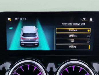 Mercedes-Benz EQA EQA 350 66.5kWh AMG Line (Premium) 4MATIC (292 ps) - REVERSE CAM