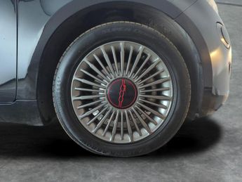 Fiat 500e 42kWh RED (118 ps) - NAV - BLUETOOTH - CRUISE