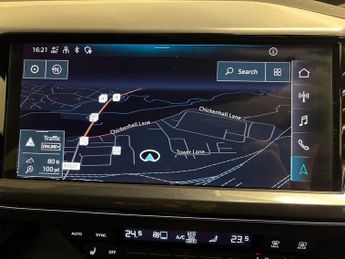 Audi Q4 E-tron 35 S line 55kWh (170 ps) - LED - XENONS - HEATED SEATS