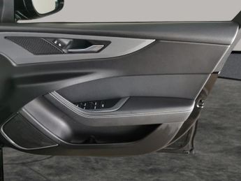 Jaguar XE 2.0 D180 R-Dynamic S (180 ps) - LANE DEPARTURE  - WIFI - ELECTRI