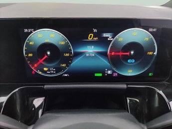 Mercedes-Benz EQA EQA 350 66.5kWh AMG Line (Premium) 4MATIC (292 ps) - REVERSE CAM