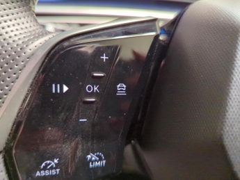 Peugeot E-3008 73kWh GT (210 ps) - REVERSE CAM - NAV - HEATED SEATS