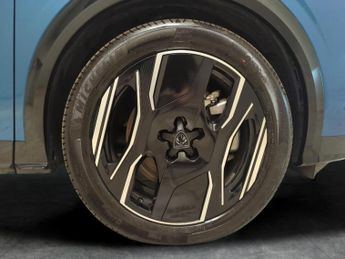 Peugeot E-3008 73kWh GT (210 ps) - REVERSE CAM - NAV - HEATED SEATS