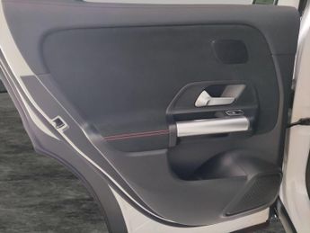 Mercedes-Benz EQA EQA 350 66.5kWh AMG Line (Premium) 4MATIC (292 ps) - REVERSE CAM