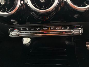 Mercedes-Benz A Class 1.3 A250e 15.6kWh AMG Line (Executive) Plug-in 8G-DCT (218 ps) -