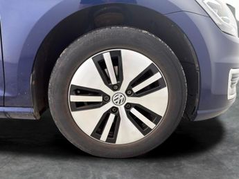 Volkswagen E-golf 35.8kWh e-Golf (136 ps) - CLIMATE CONTROL - DAB - USB AUDIO