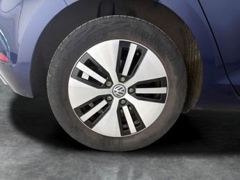 Volkswagen E-golf 35.8kWh e-Golf (136 ps) - CLIMATE CONTROL - DAB - USB AUDIO