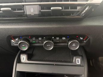 Citroen C4 1.2 PureTech MAX EAT8 (130 ps) - REVERSE CAM - HEATED SEATS - AL