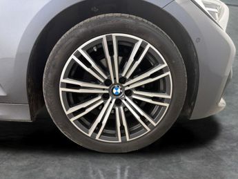 BMW 3 Series 2.0 320i M Sport Touring (184 ps) - ADAPTIVE LIGHTS - NAV