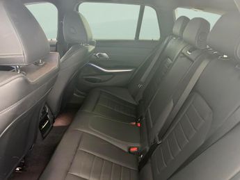 BMW 3 Series 2.0 320i M Sport Touring (184 ps) - ADAPTIVE LIGHTS - NAV